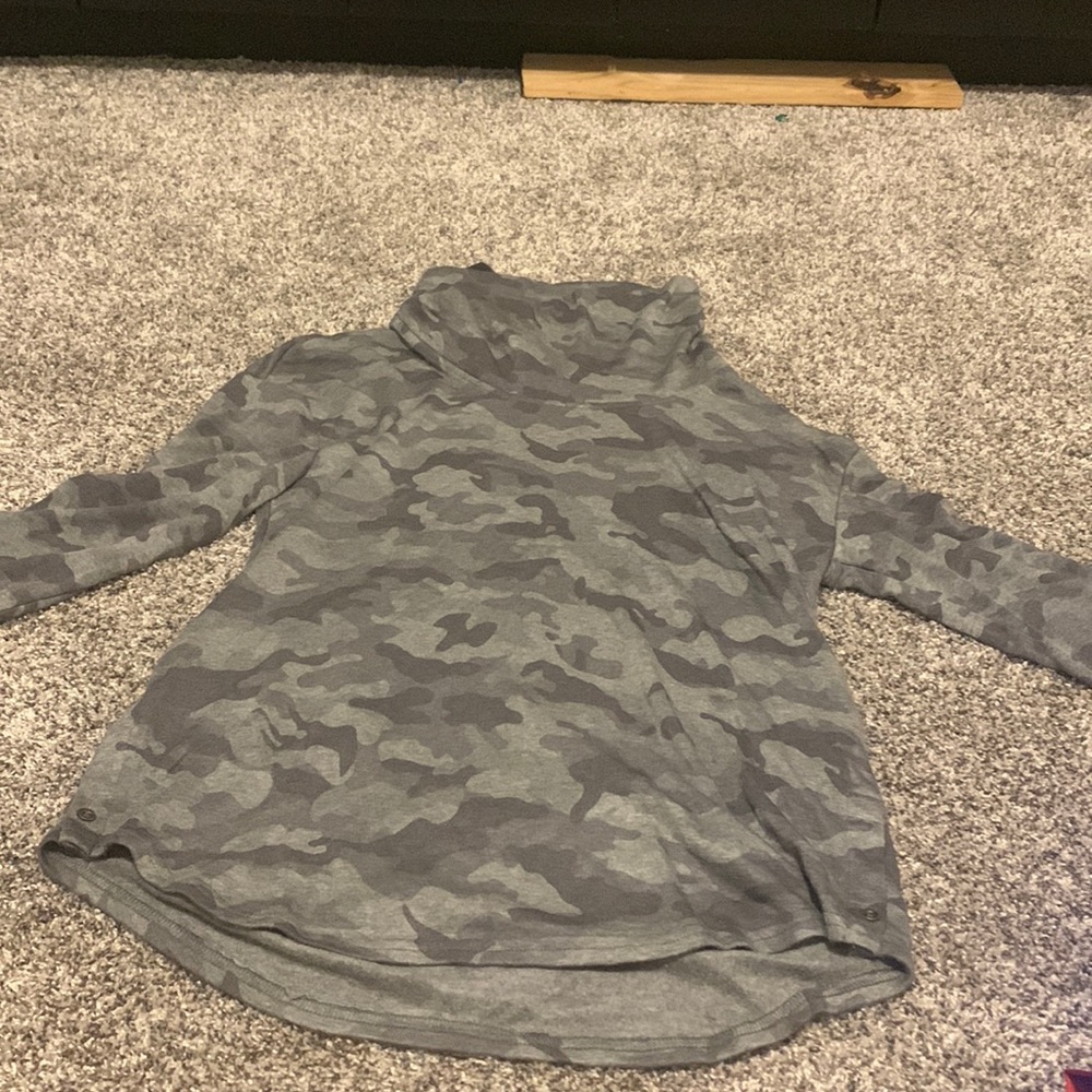 Dark and light gray camouflage sweater with turtleneck
